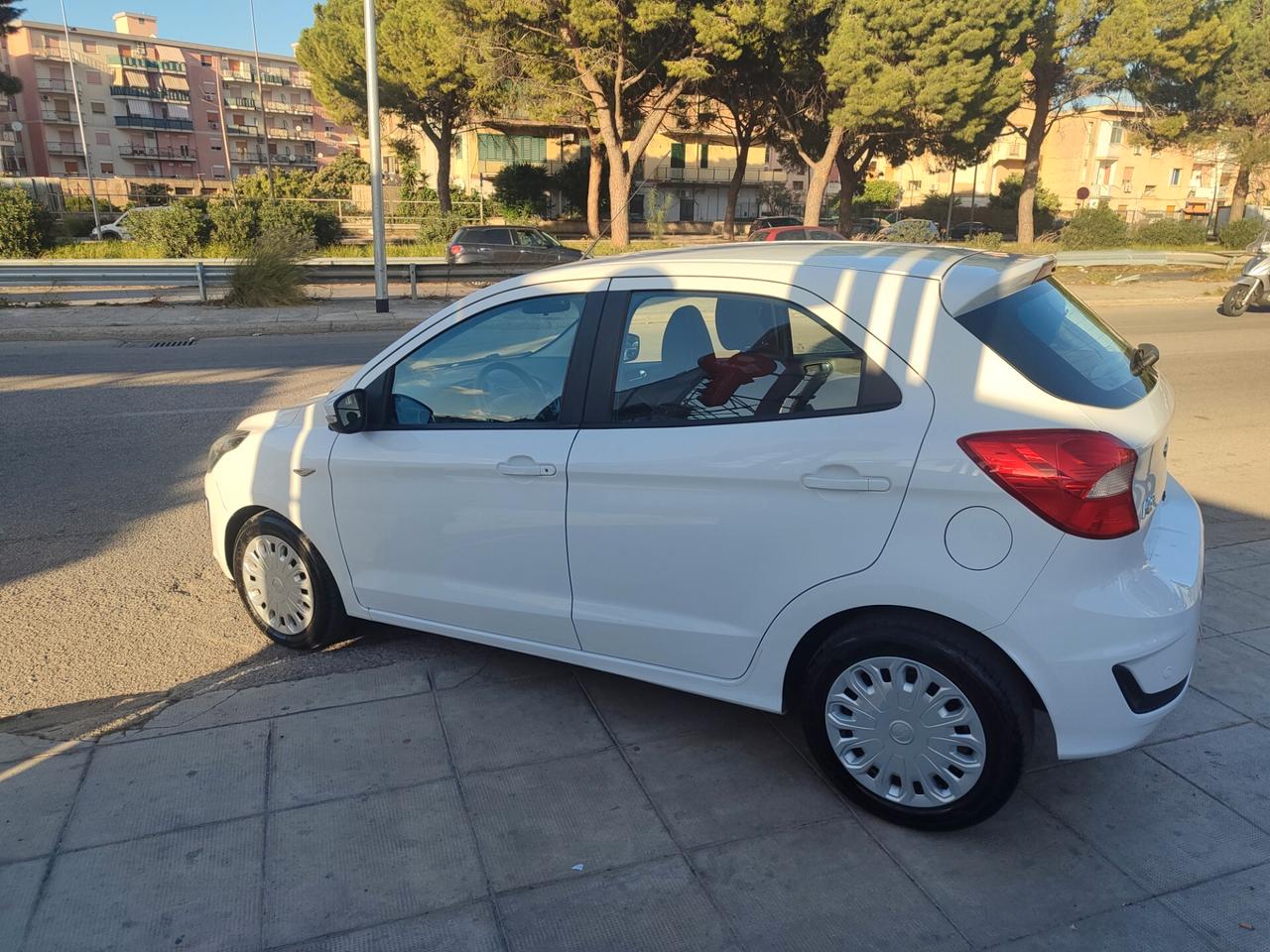 Ford Ka 1.2 Ti-VCT 85CV Black & White - White