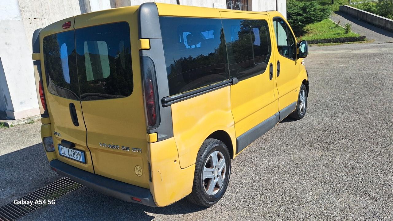 Opel Vivaro 29 2.5 DTI PC-TN Combi