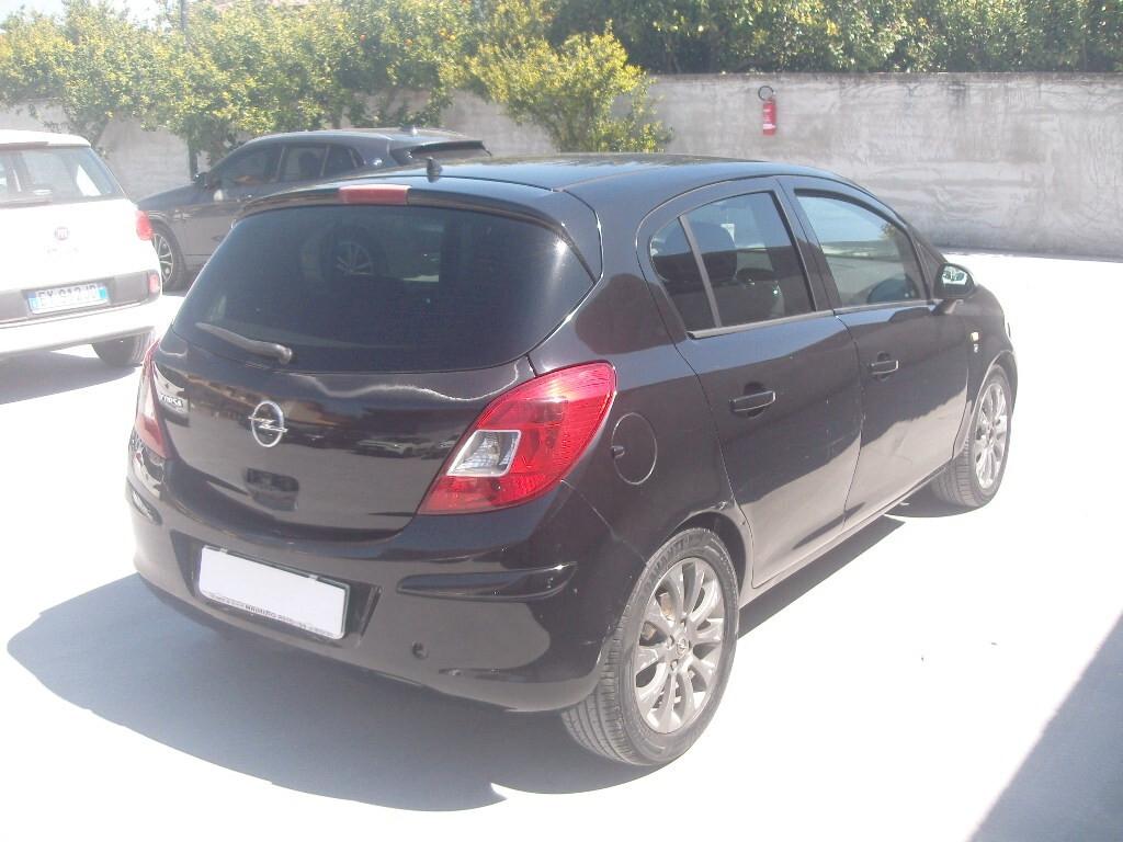 Opel Corsa 1.2 80CV 5 porte GPL-TECH Edition