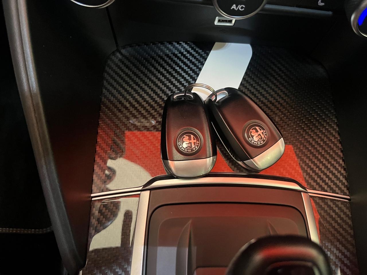 Alfa Romeo Giulia 2.2 210 CV Q4 HARMAN KARDON FULL!