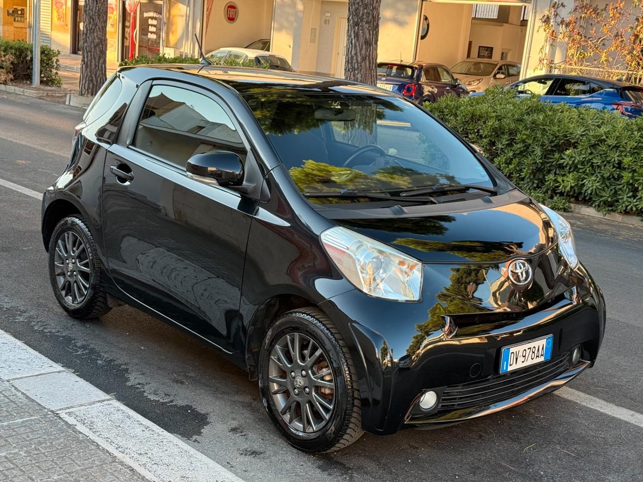 Toyota iQ 1.0 68CV Automatic *NAVI - 2009