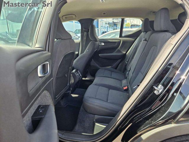 VOLVO XC40 XC40 1.5 t3 Momentum Pro 163cv auto - GG569ZZ