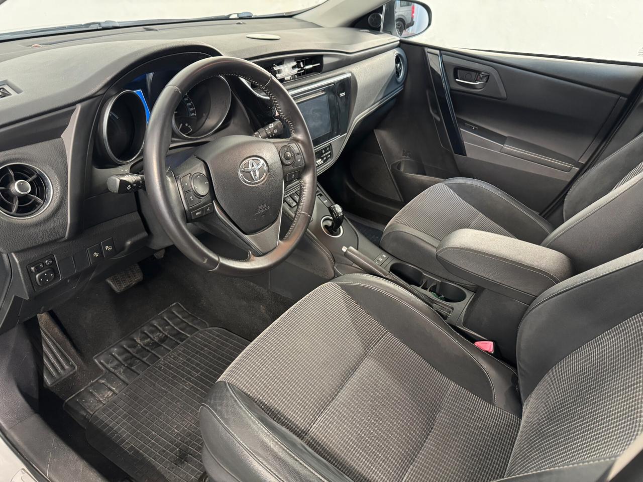 Toyota Auris 1.8 Hybrid Active AUTOMATICA EURO6