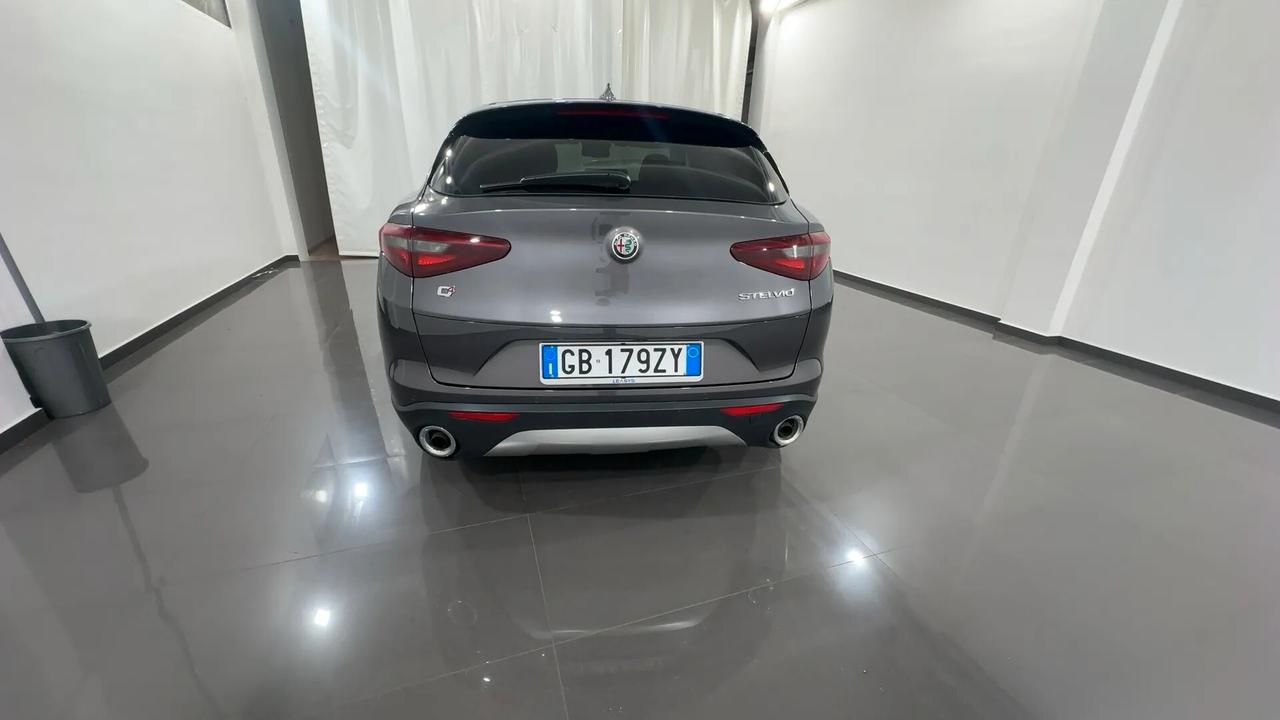 Alfa Romeo Stelvio 2.0 Turbo 280 CV AT8 Q4 Super