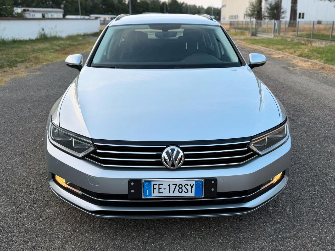 Volkswagen Passat 1.6 TDI DSG AUTOMATICO BlueMotion