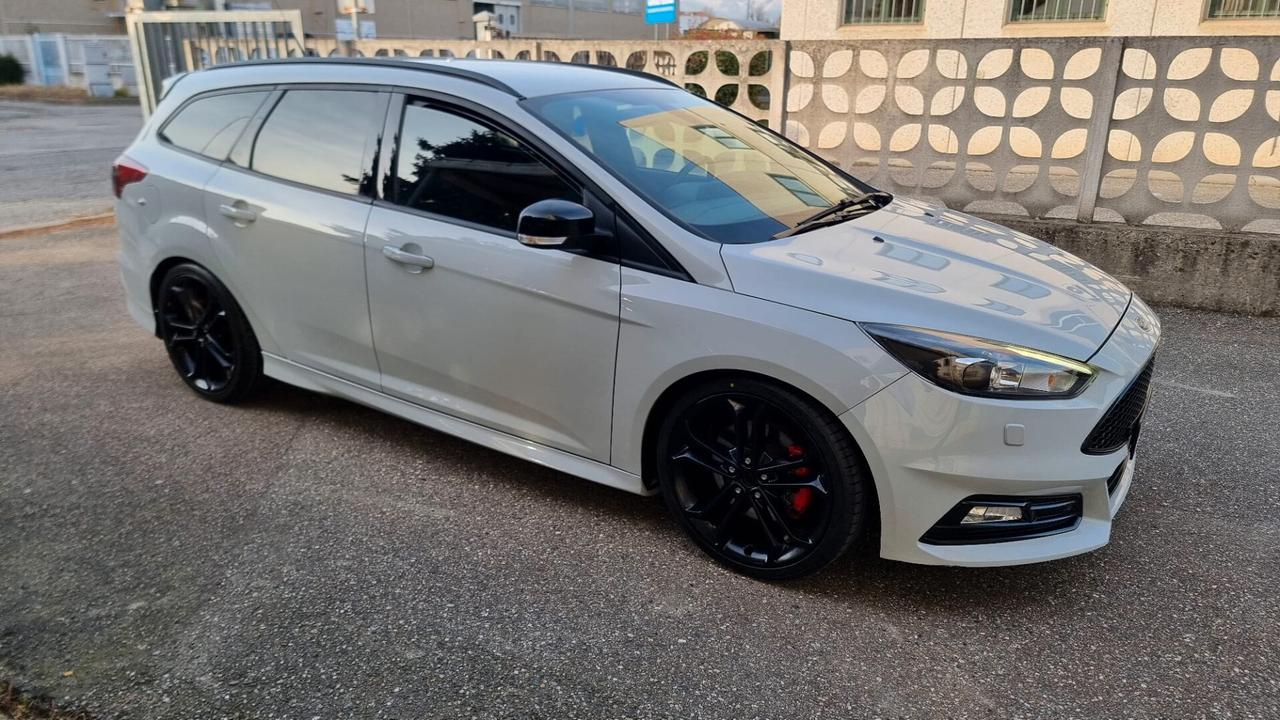 Ford Focus 2.0 EcoBoost 250 CV SW ST3