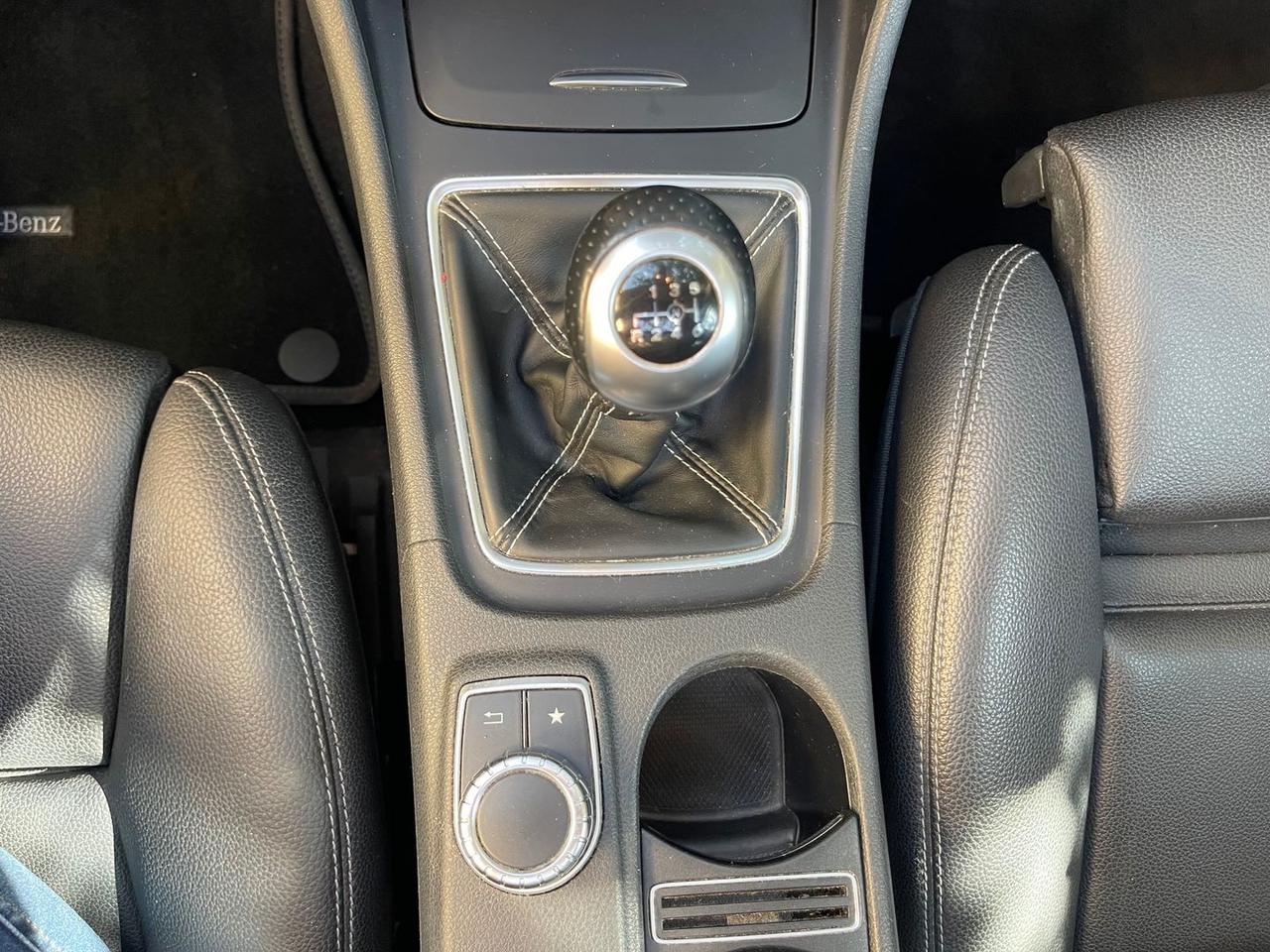 Mercedes-Benz GLA 200 200d