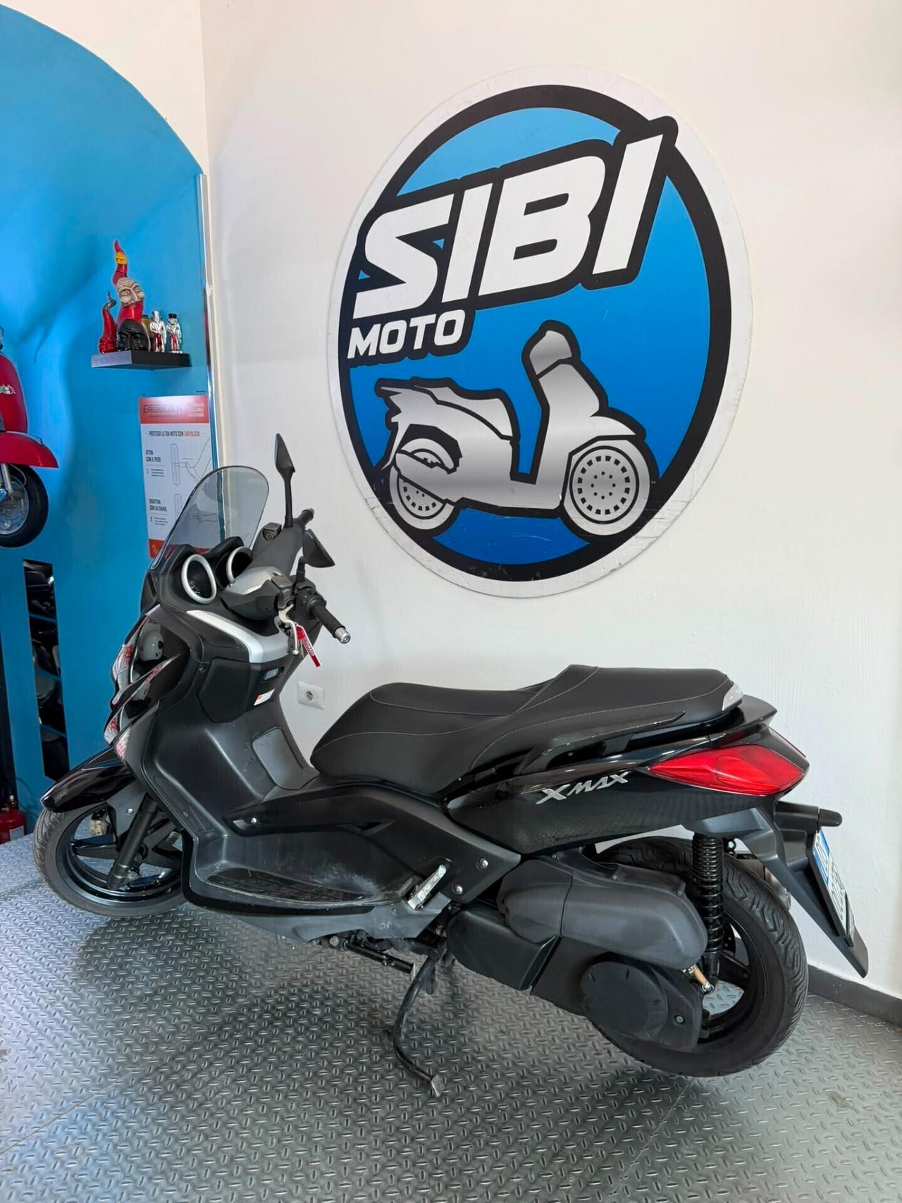 Yamaha X-Max 250