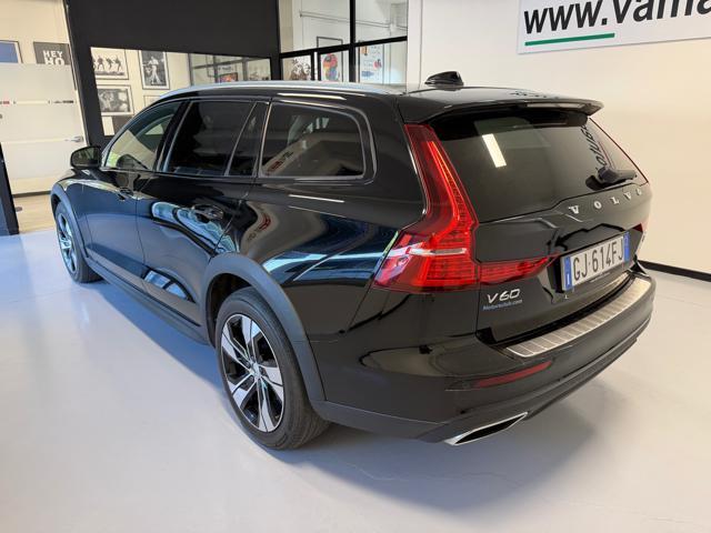 VOLVO V60 Cross Country B4 (d) AWD automatico Plus**MOTORE NUOVO**