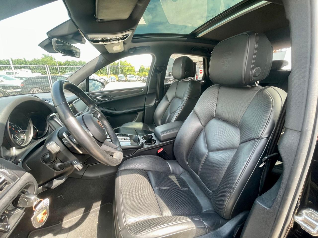 Porsche Macan 2.0 *** VEICOLO SINISTRATO VA IN MOTO ***
