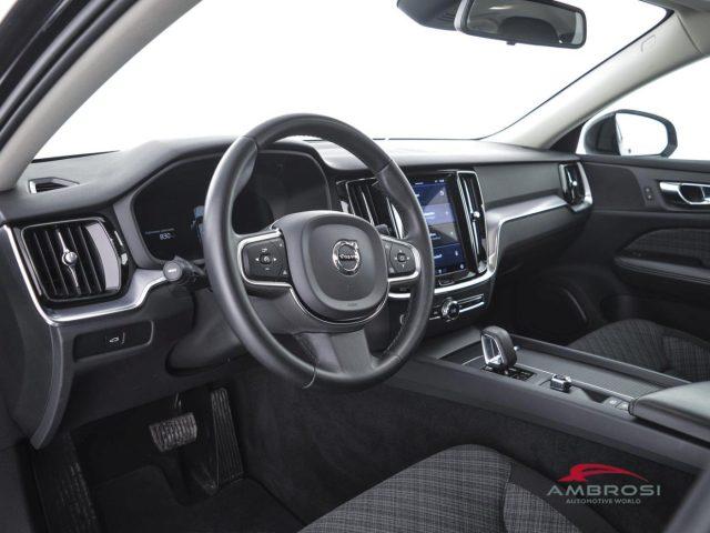 VOLVO V60 B4 (d) automatico Essential