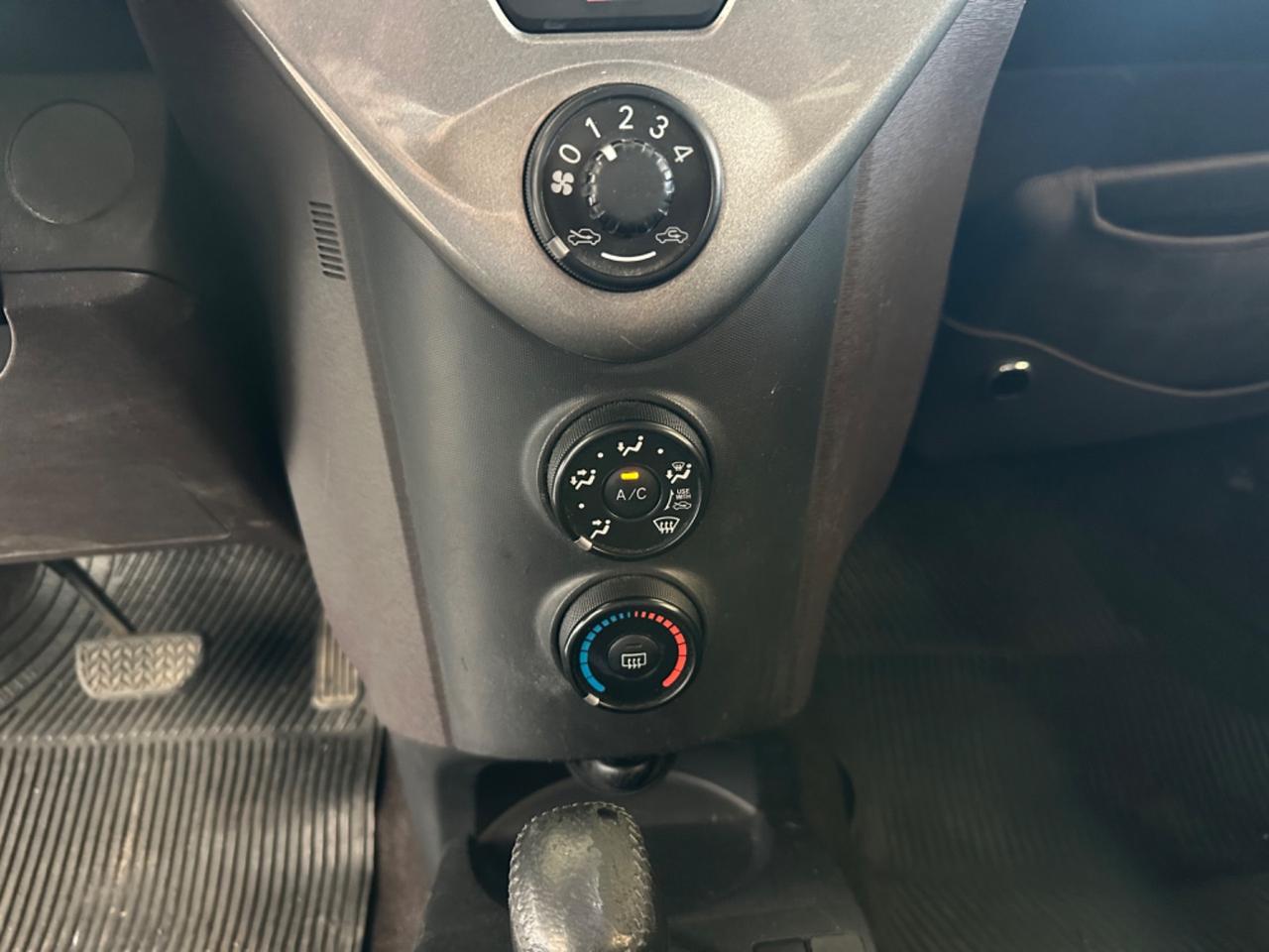 Toyota iQ 1.0 Sol