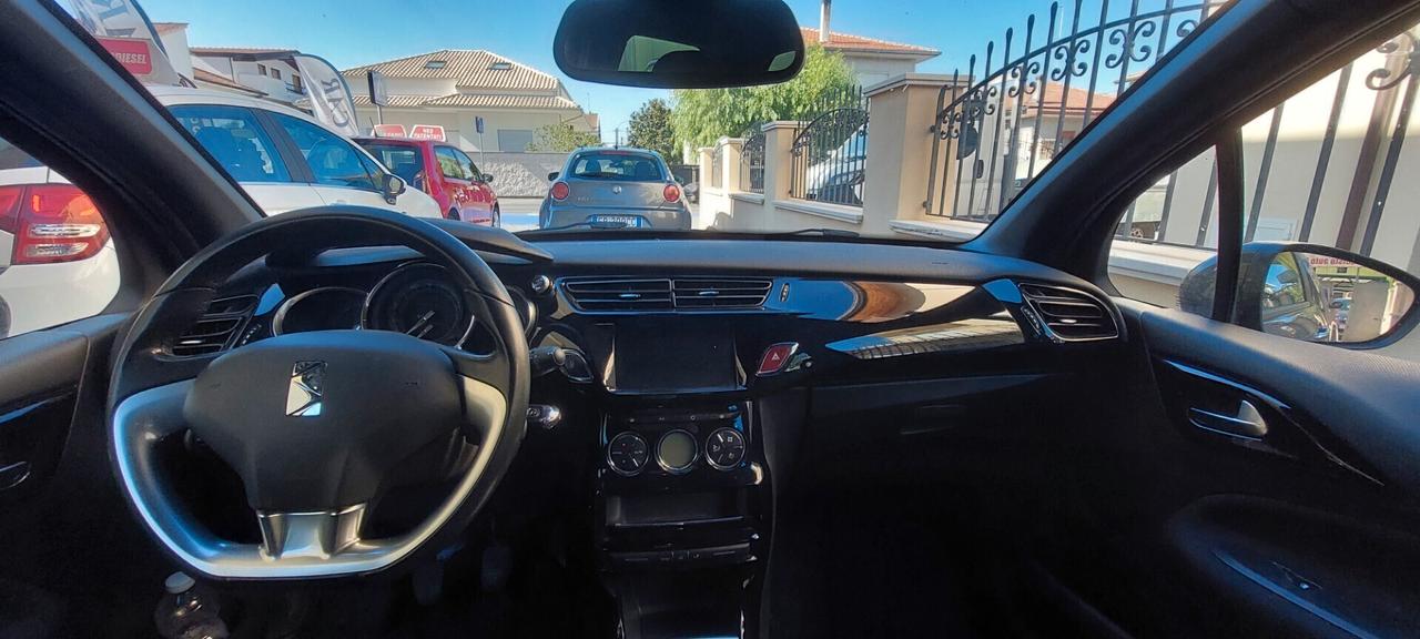 DS3 CONNECTED SPORT CHIC 1,6 DIESEL 75 CV NAVI LEGA SENSORI RETROCAMERA STRAFULL OPTIONAL