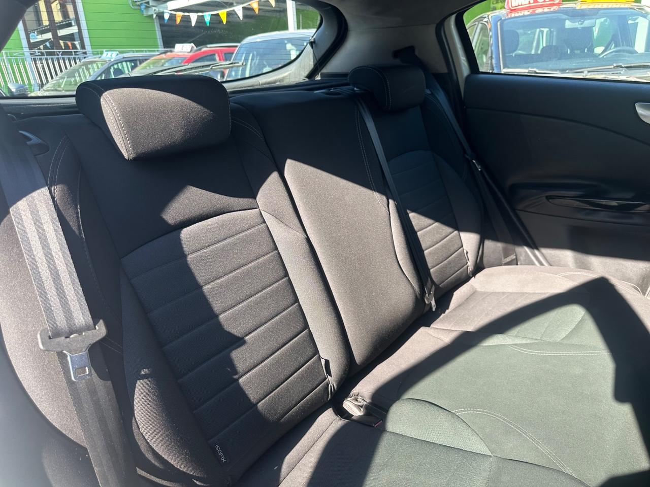 Alfa Romeo Giulietta 1.6 JTDm-2 105 CV Distinctive 2010