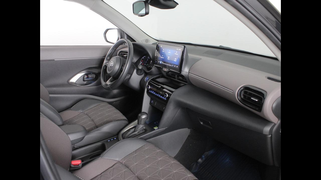 TOYOTA Yaris Cross - Yaris Cross 1.5h Lounge fwd 116cv e-cvt