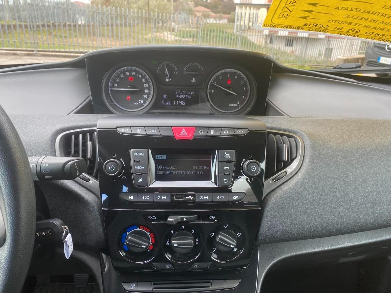 Lancia Ypsilon 1.2 69 CV Benzina-GPL Ecochic Elefantino Blu