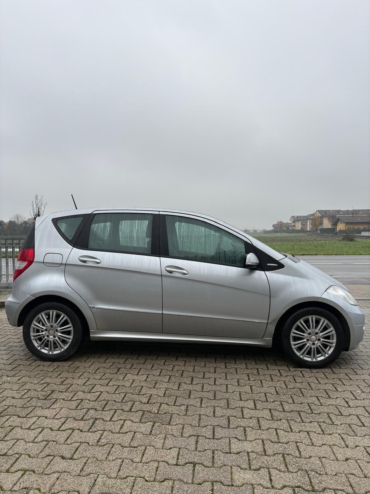 Mercedes-benz A 150 BlueEFFICIENCY Avantgarde