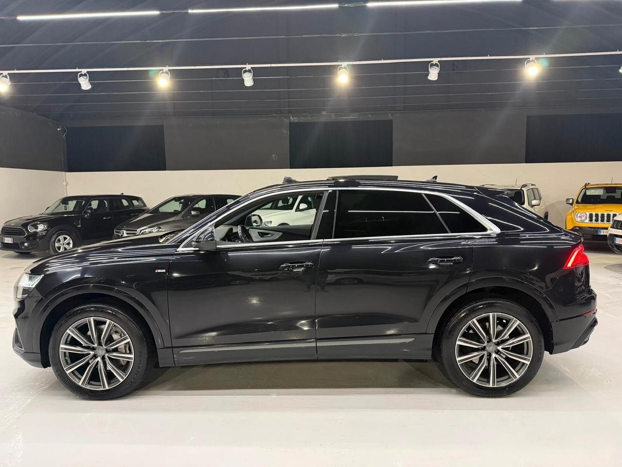 Audi Q8 50 SLINE