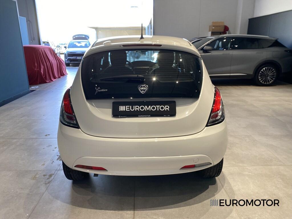 Lancia Ypsilon 5 Porte 1.2 Silver