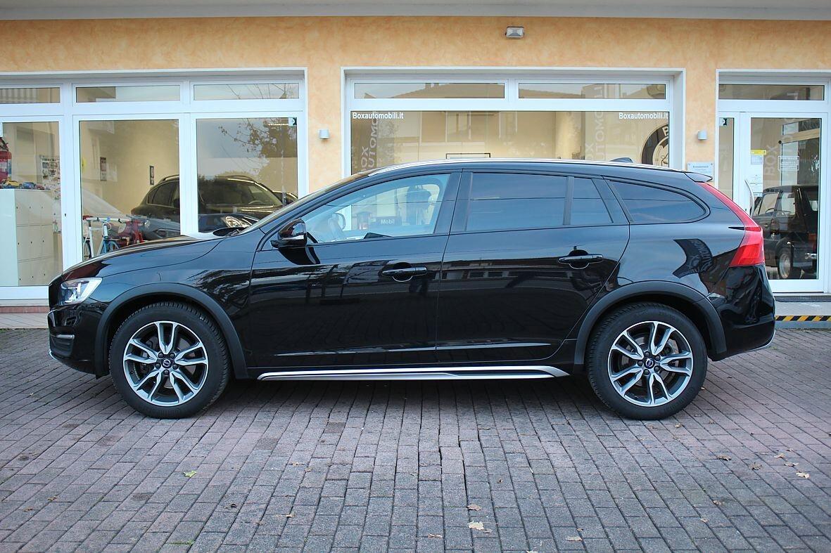 Volvo V60 Cross Country V60 Cross Country D3 Geartronic Kinetic