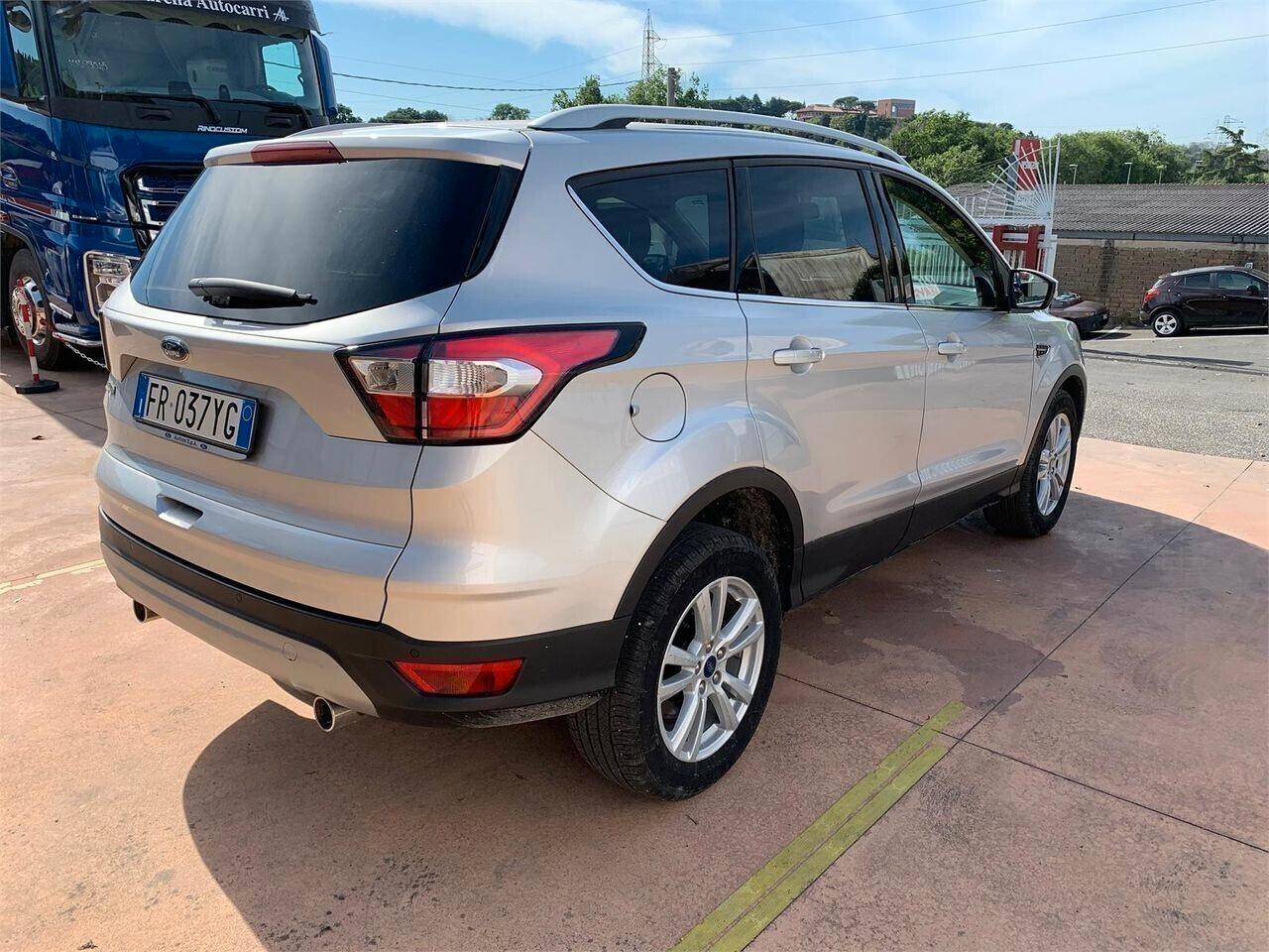 FORD Kuga 1.5 TDCI 120CV Cambio AUTOMATICO