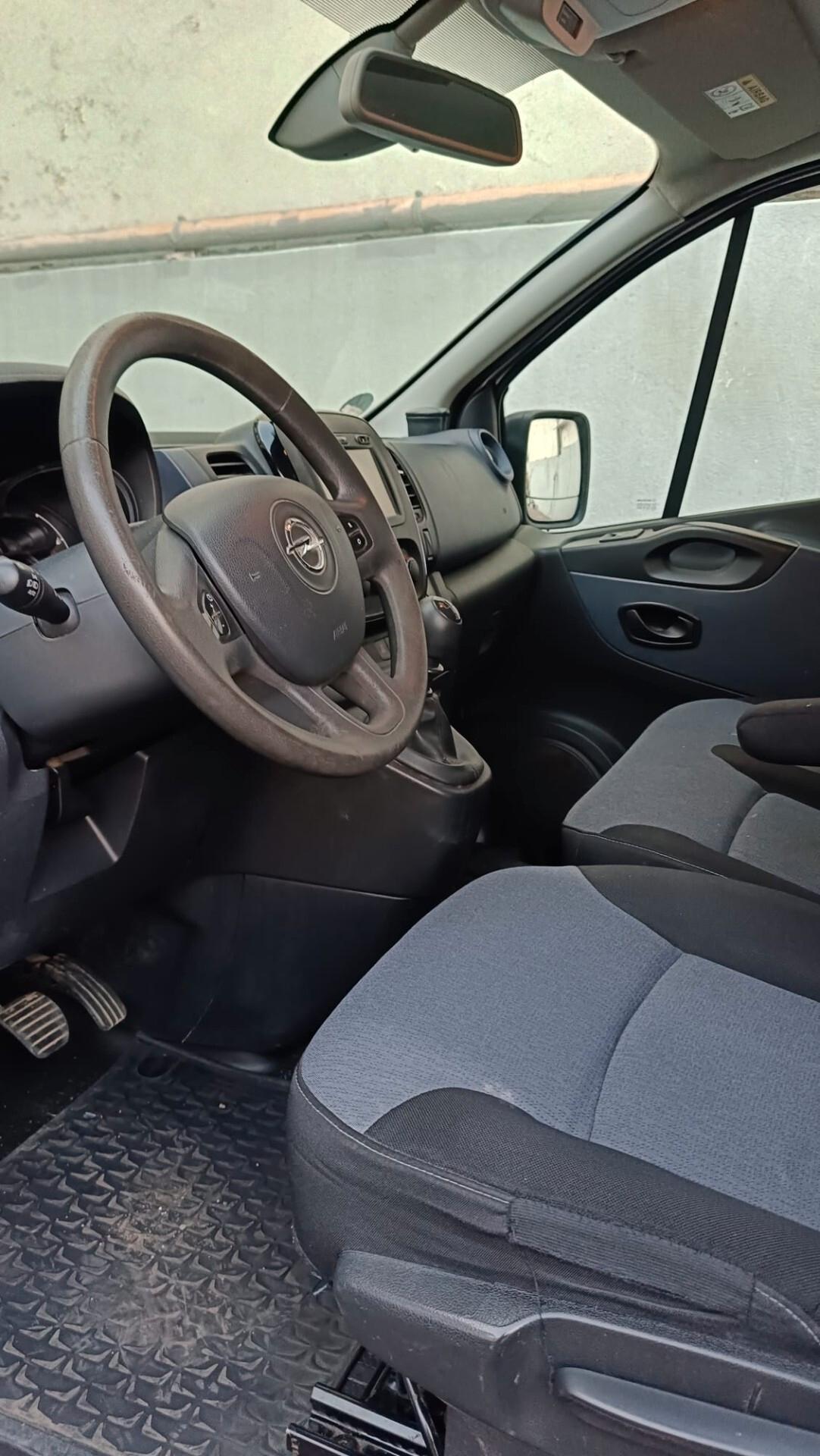 Opel Vivaro 1.7 CDti BITURBO S&S Kombi 9 posti con gancio traino