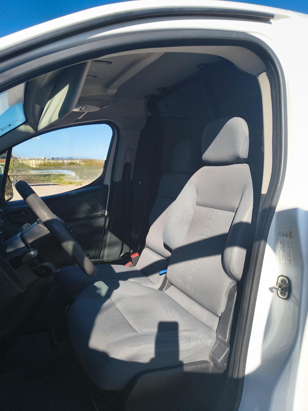 Citroen Berlingo BlueHDi 100 Van 3 posti Club