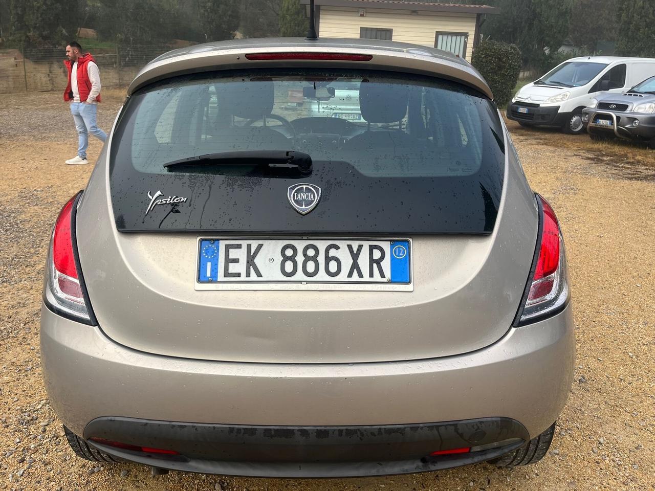 Lancia Ypsilon 1.3 Diesel - Neopatentati