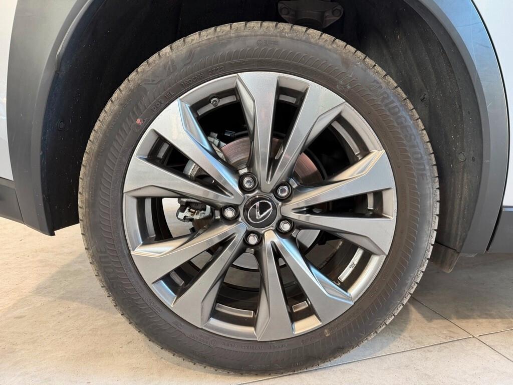 Lexus UX Hybrid 4WD Design