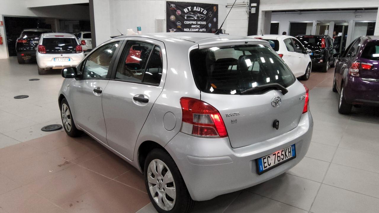 Toyota Yaris 1.0 5 porte Sol