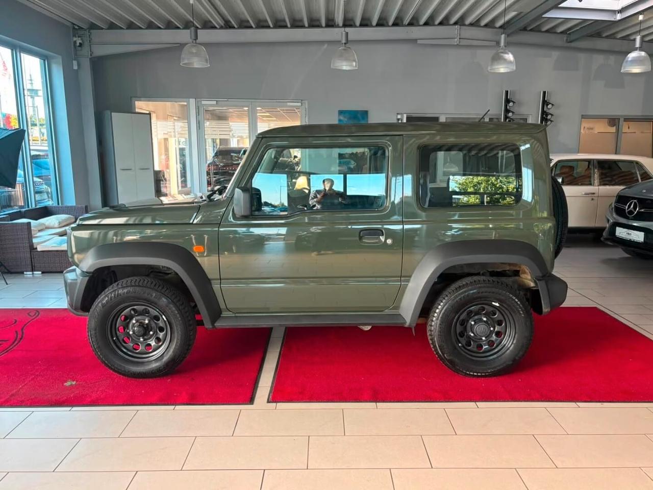 Suzuki Jimny 1.5 5MT Top