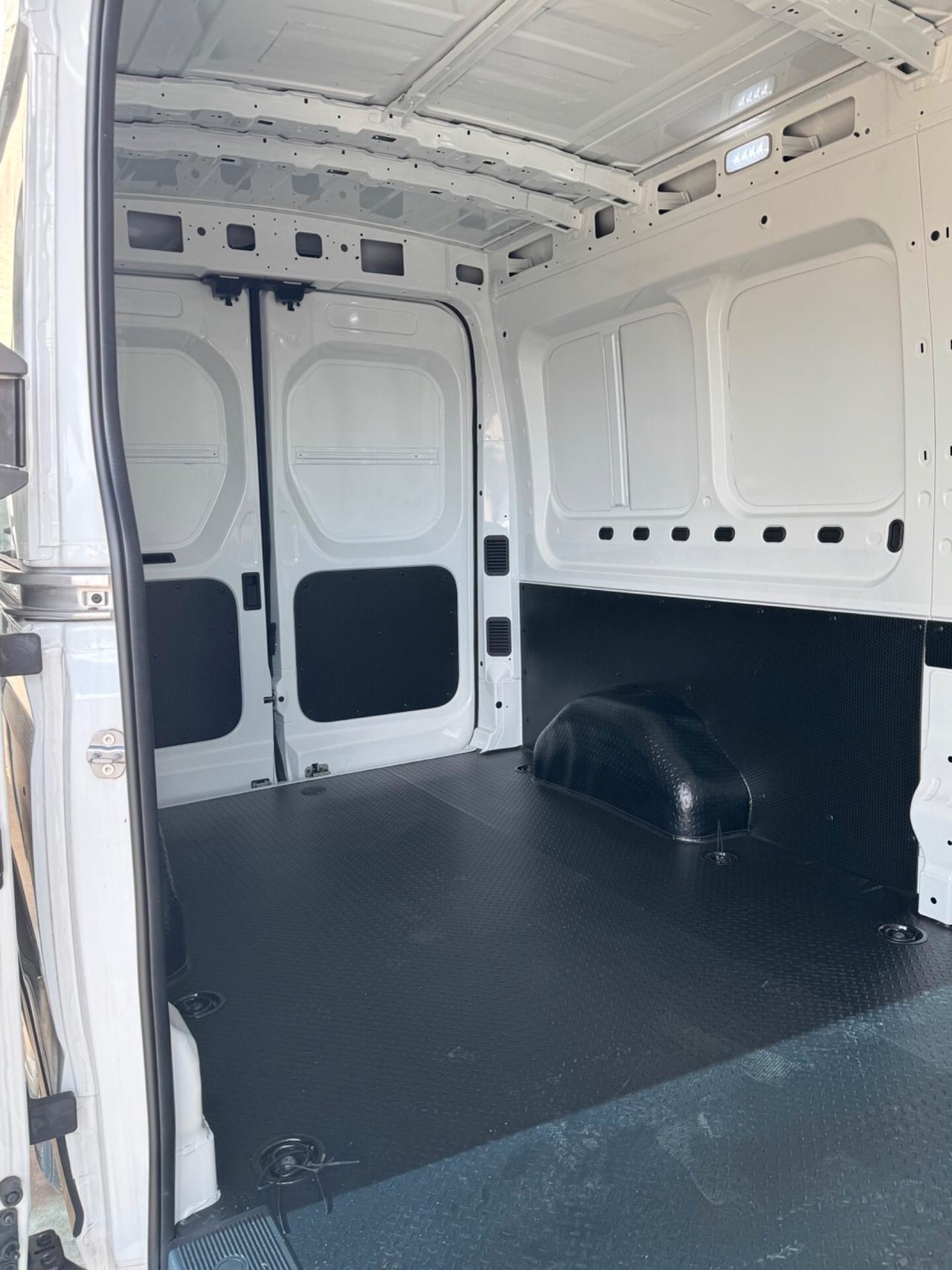 Maxus Deliver9 FWD possibilità noleggio no scoring