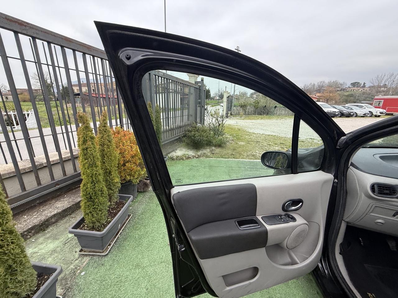 MODUS 1.5 DCI 65 CV