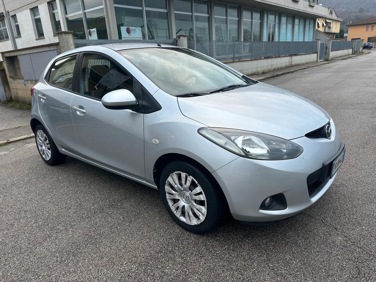 Mazda 2 1.4 TD 68CV 5p. Fun ok neo patentati