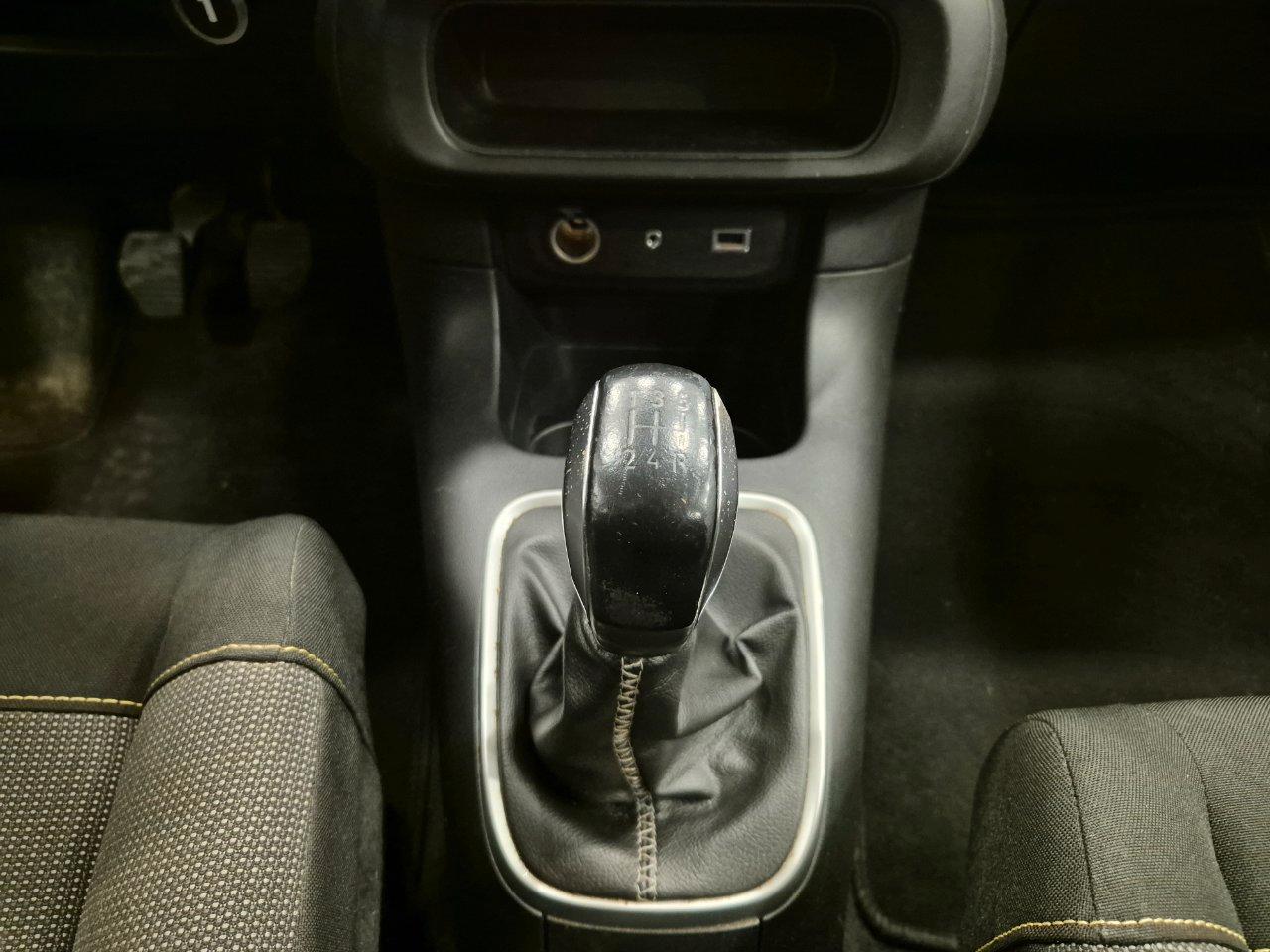 Citroen C3 1.2 puretech Shine 82cv - NEOPATENTATI - Cam - Carplay