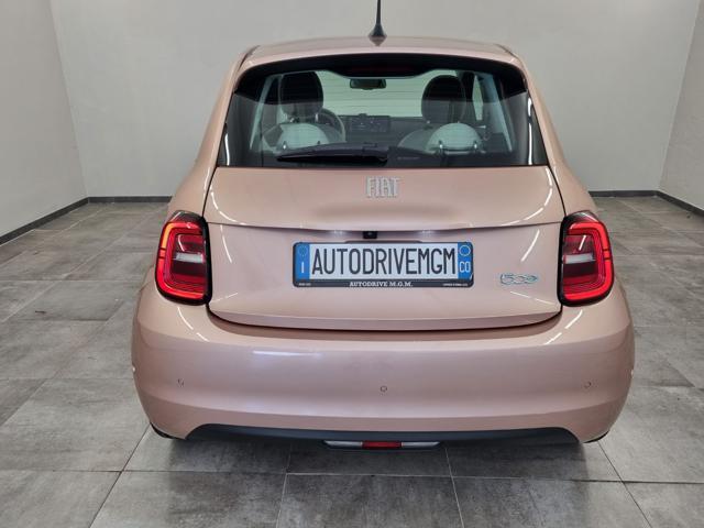 FIAT 500e 3+1 42 kWh La Prima