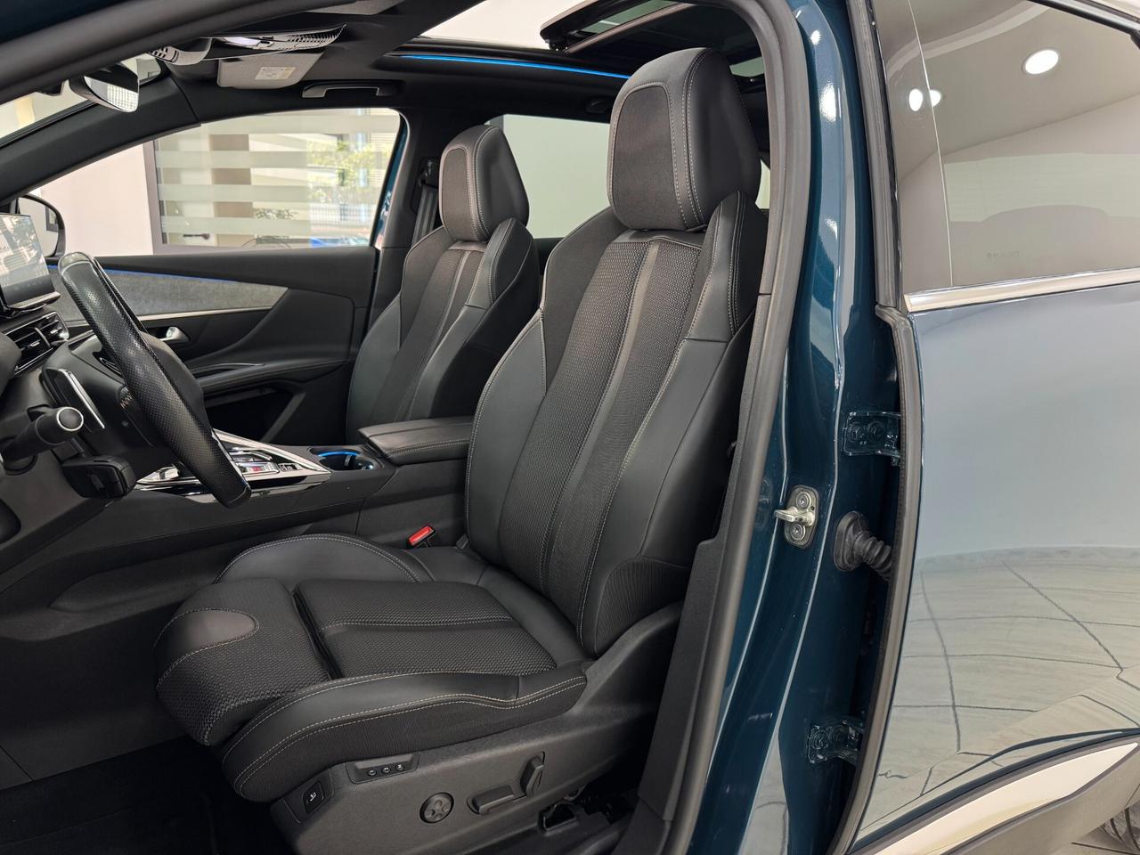 Peugeot 3008 BlueHDi 130 EAT8 GT + Tetto apribile