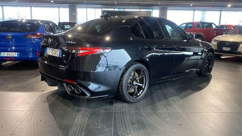 Alfa Romeo Giulia 2.9 T V6 AT8 Quadrifoglio