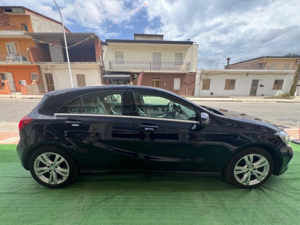 Mercedes-benz A 180 d Premium