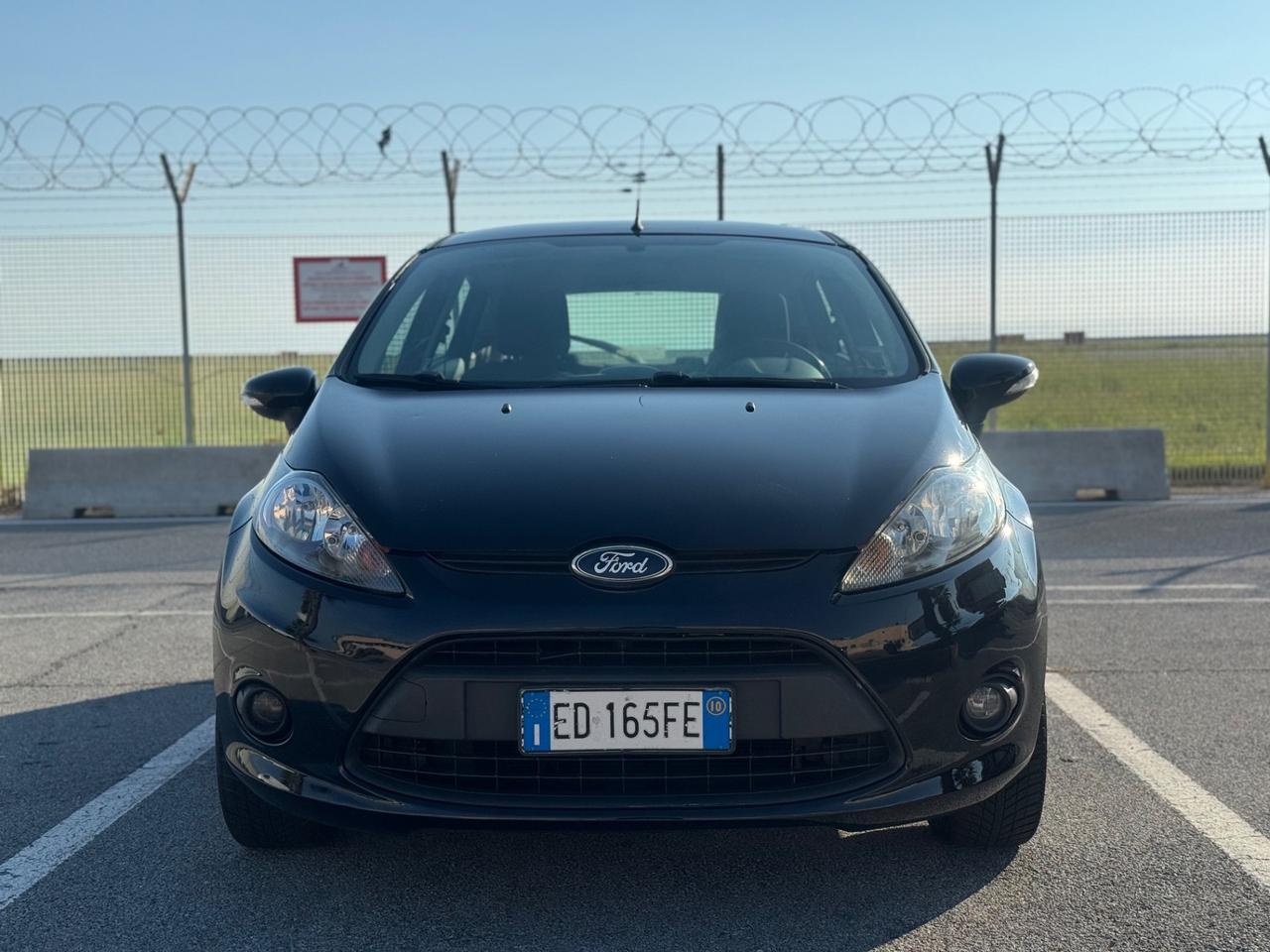 FORD FIESTA 1.2 BENZINA NEO PATENTATI KM REALI 12MESI DI GARANZIA