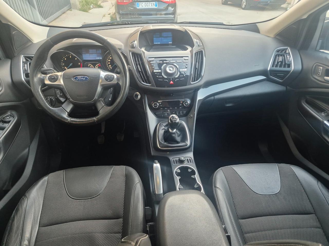FORD KUGA ANNO 2014 2.0 TDCI 140 CV TITANIUM KM CERTIF