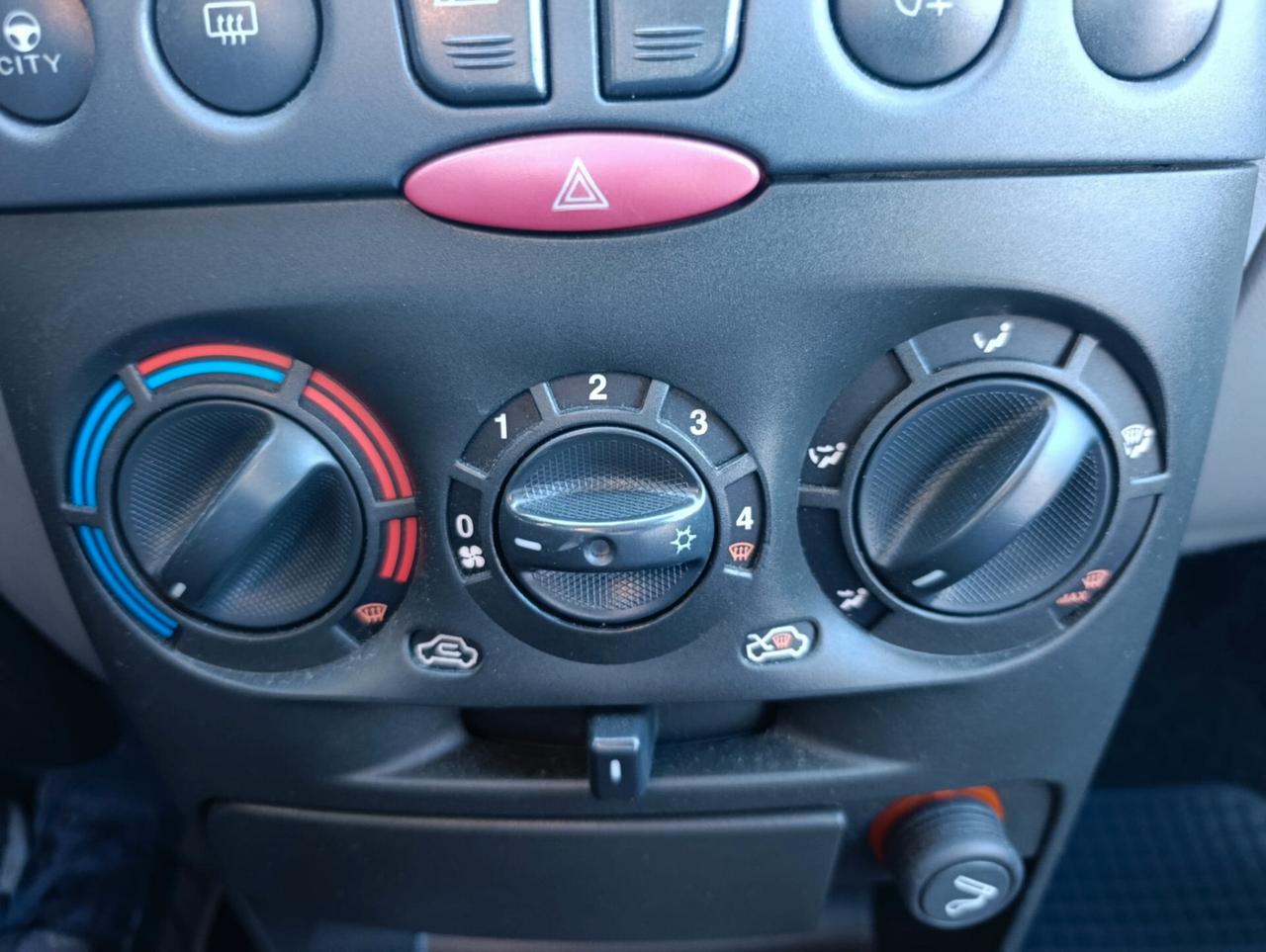 Fiat Punto 1.2i cat 5 porte ELX solo 130000 km