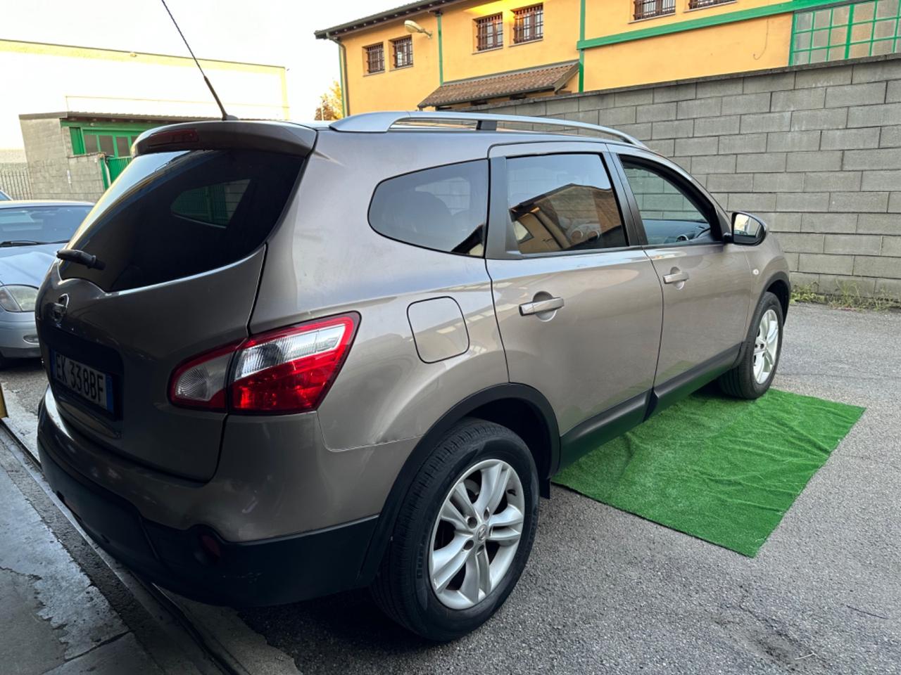 NISSAN QASHQAI 7 POSTI 1,6 BENZINA