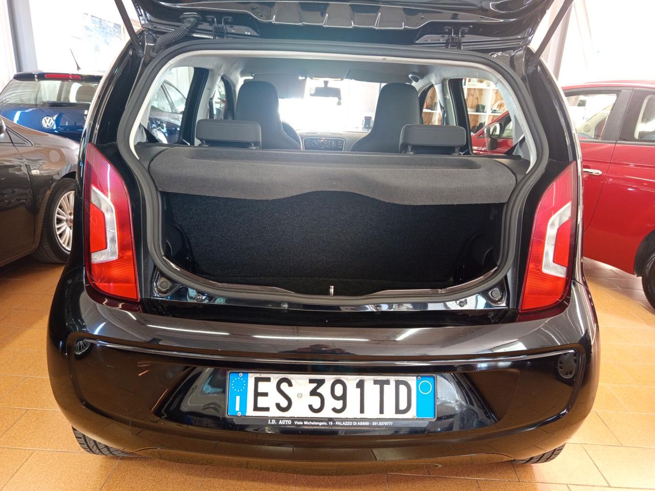 Volkswagen up! 1.0 5p. move ok neopatentati