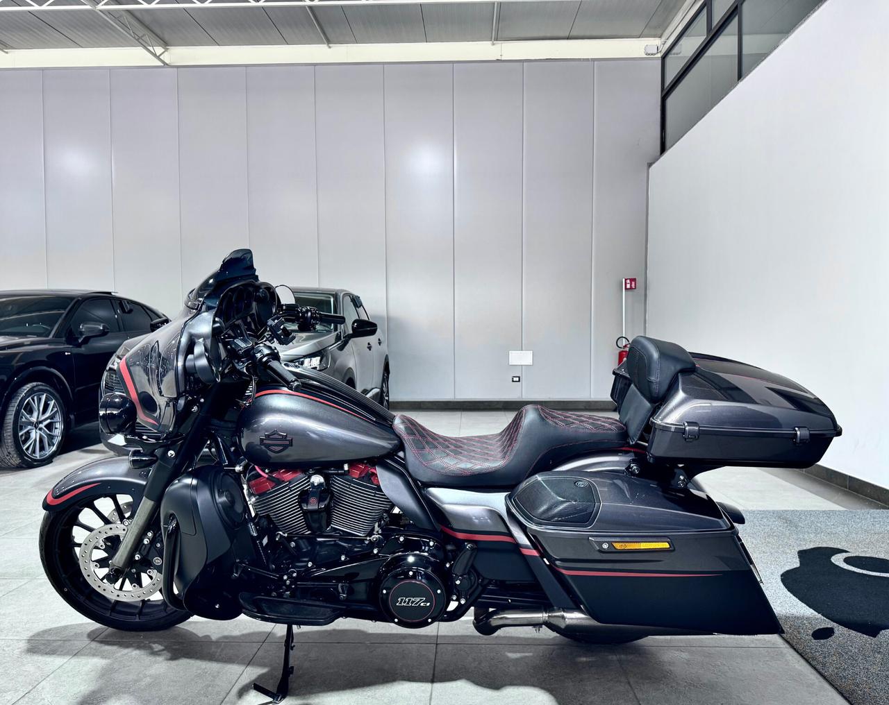 Harley-Davidson CVO Limited Ultra Glide 117 1923cc UNICA STRAFULL