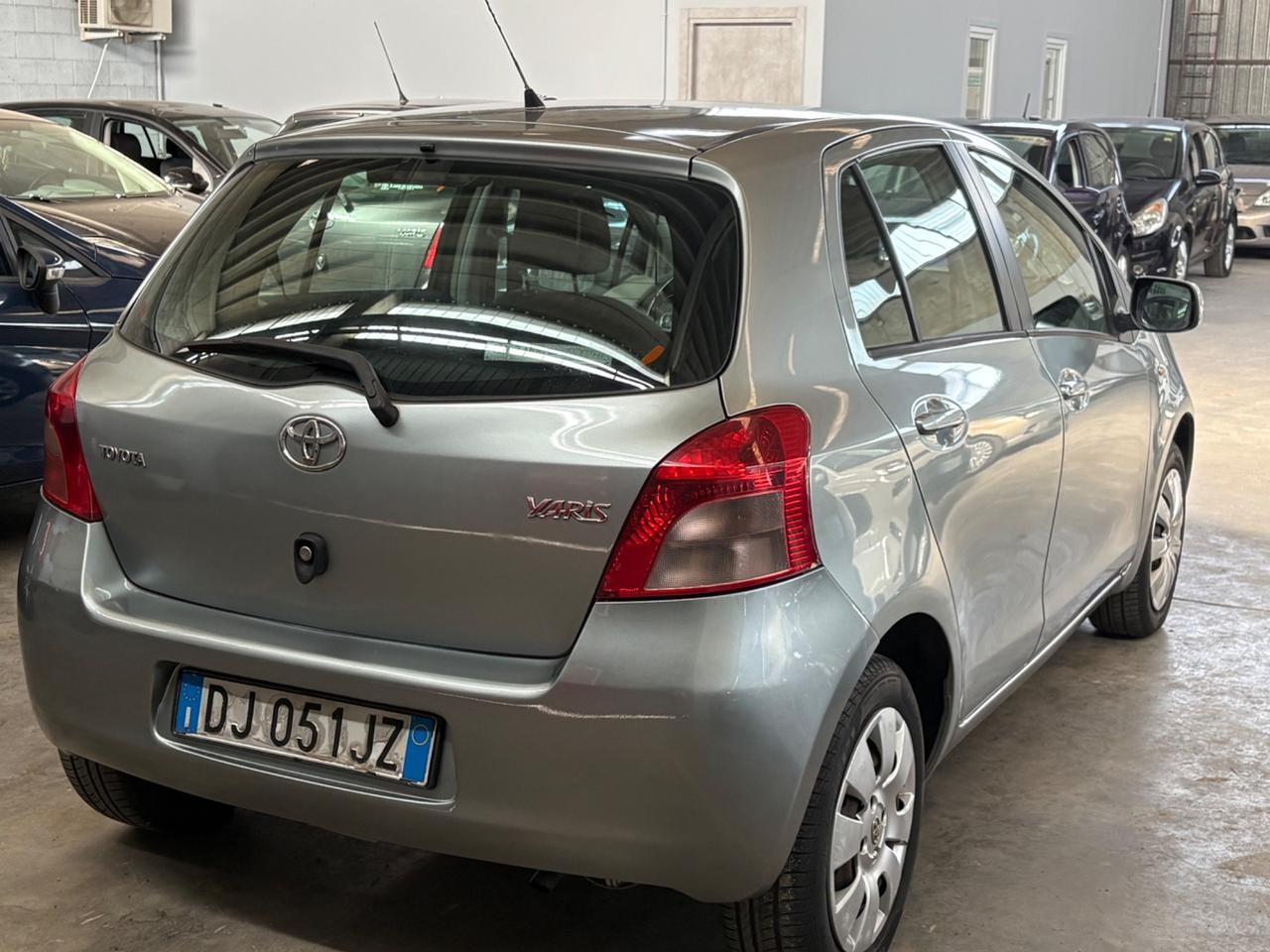 Toyota Yaris 1.0 5 porte Sol