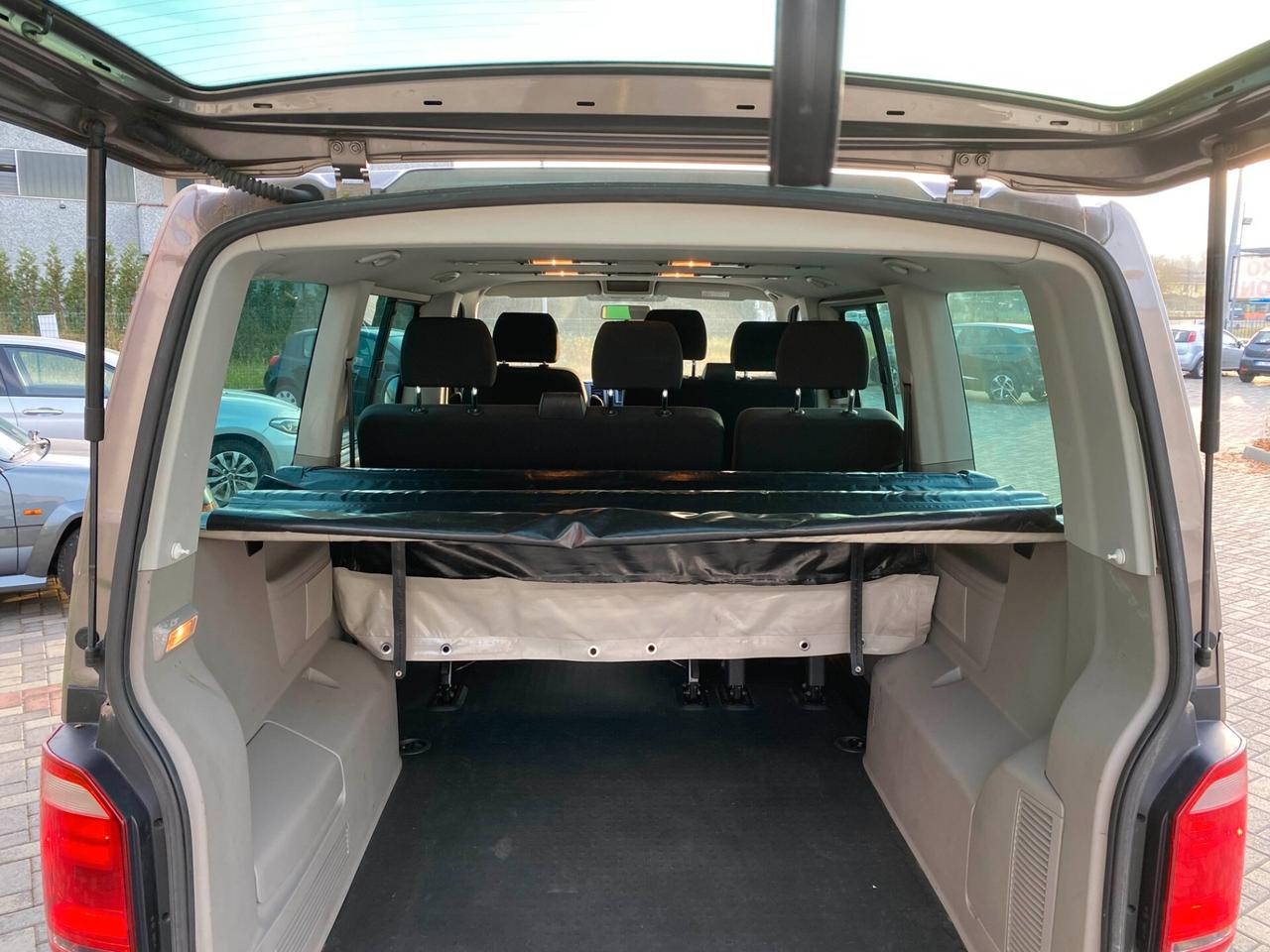 Volkswagen Transporter 2.0 TDI PC Kombi