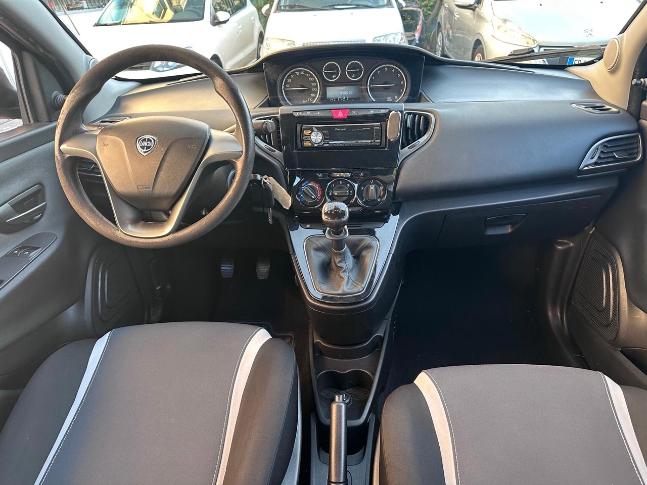 Lancia Ypsilon 1.2 69 CV 5 porte Silver