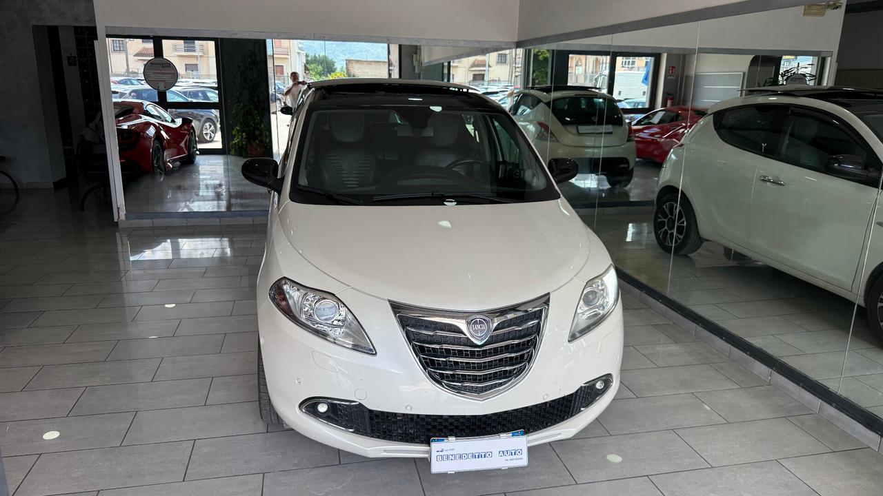 LANCIA YPSILON 1.3 MJT TETTO APRIBILE