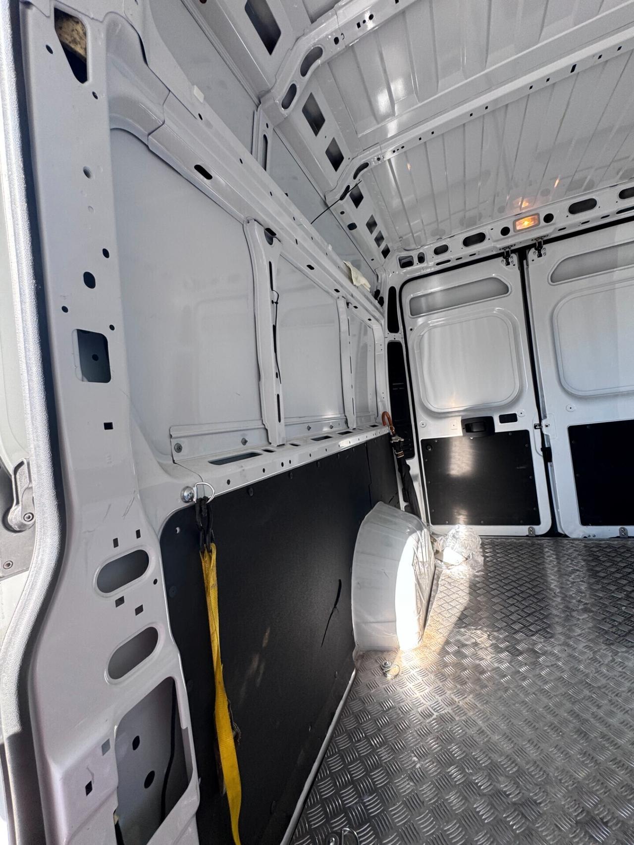 Peugeot Boxer 330 2.2 BlueHDi 140 S&S PC-TN Furgone L3 H2 PARI AL NUOVO